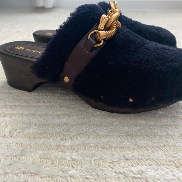 NWT Tory Burch Jessa Shearling Clogs perfect navy - Picture 8 of 14